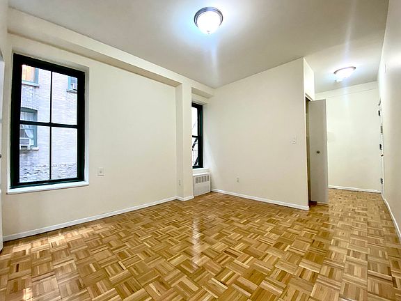 3rd image of 519 E 78th St APT 1E