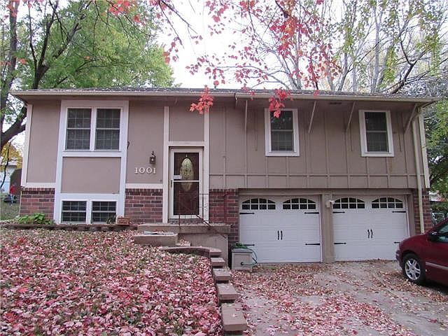 1st image of 1001 NW Berkshire Dr