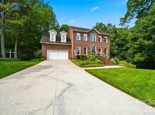 6253 Riviera Run Estates Dr, Hickory, NC 28601