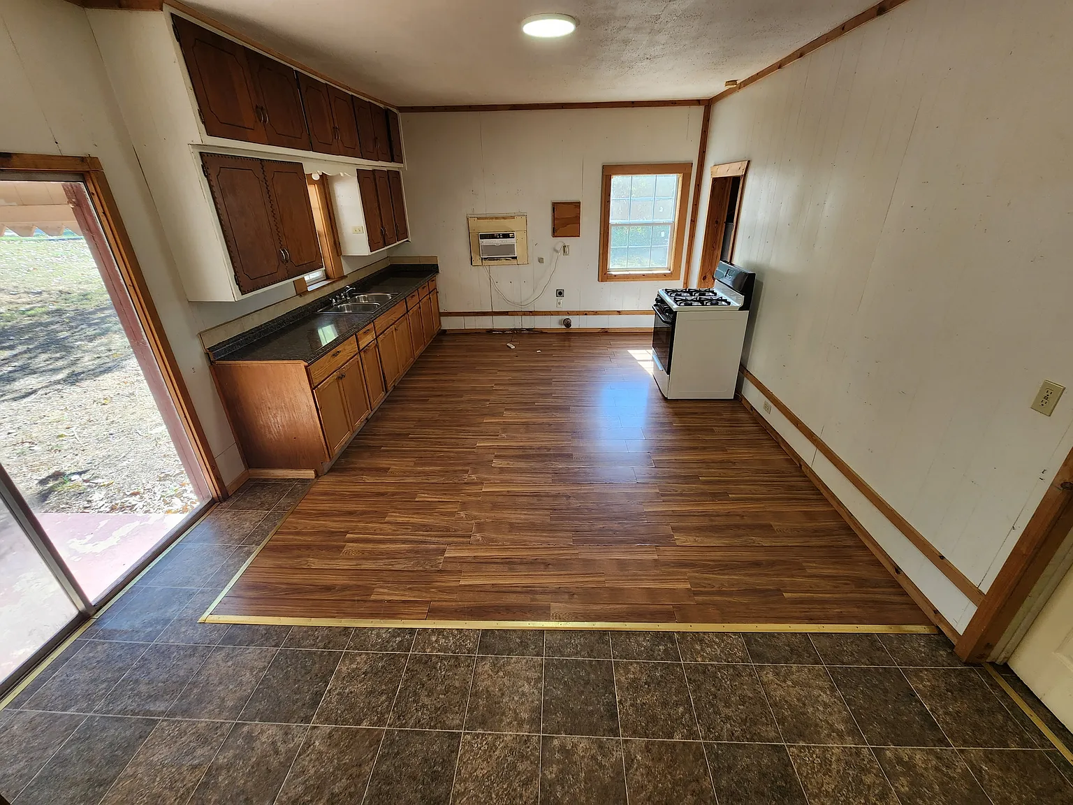 205 East Main(Asher)- Redbird - 1 — Photo 4