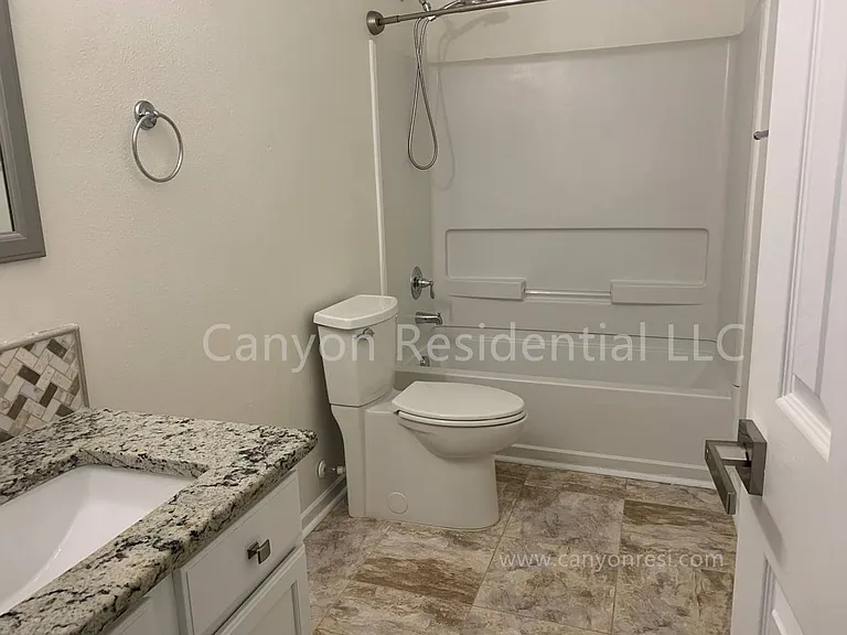 2518 Renard Rd — Photo 12