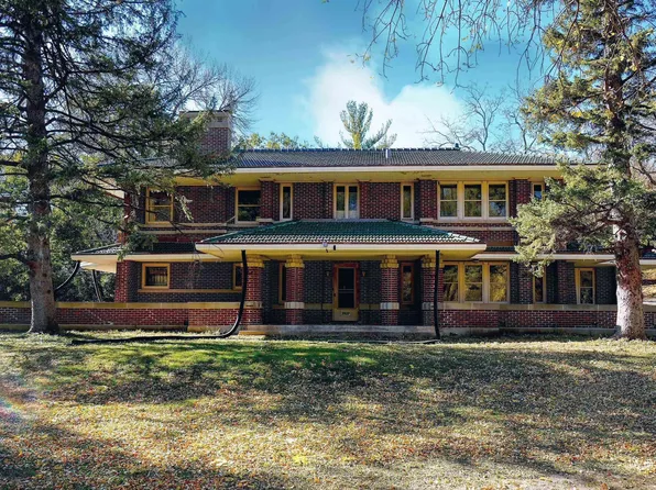 3927 Country Club Blvd, Sioux City, IA 51104