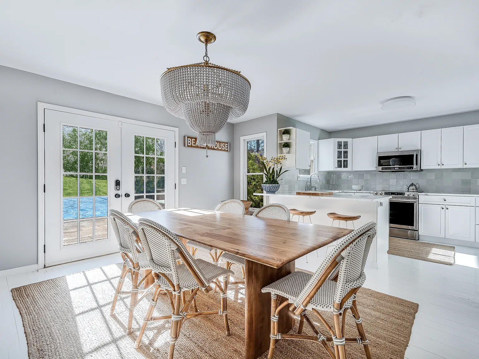 Chic Farmhouse Near Maidstone Beach — Photo 2
