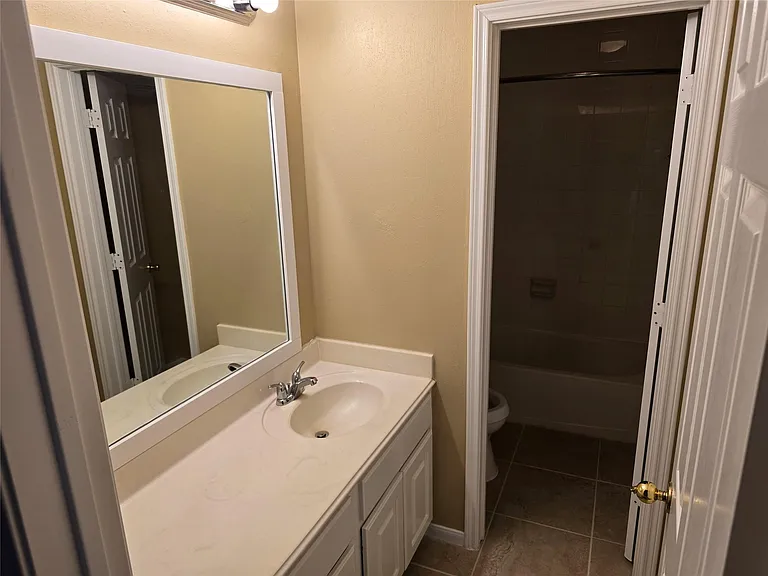 1820 Branch Hill Dr — Photo 27