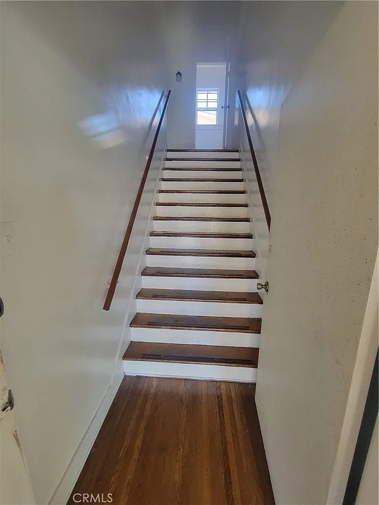 2 bed, 915 sqft, $2,300 — Photo 4