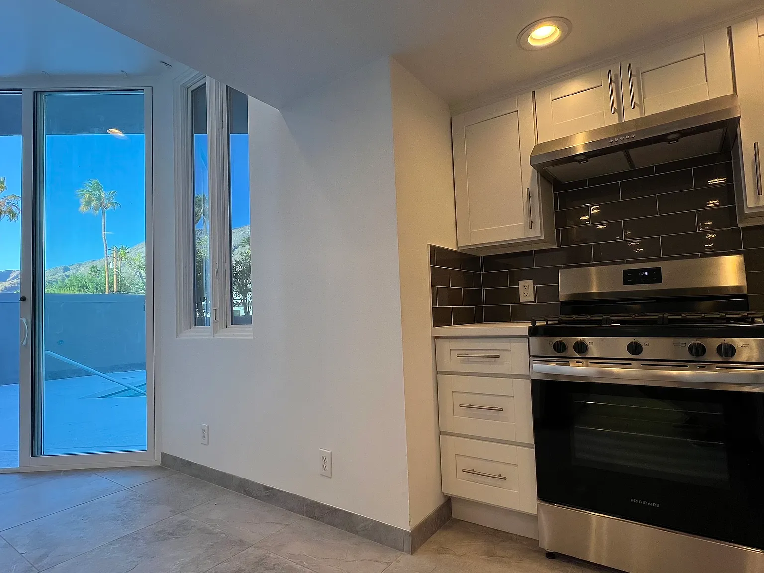 4 bed, 2000 sqft, $2,975 — Photo 1