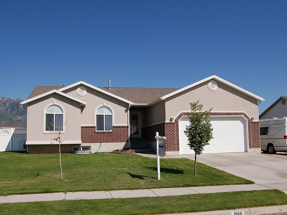 1666 N. 25 E., Layton, UT