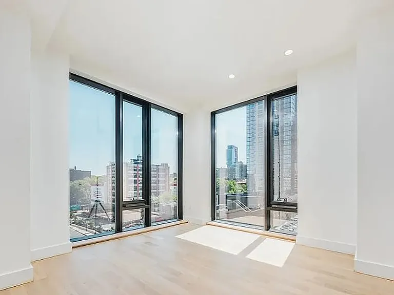 260 Gold St #508 — Photo 3