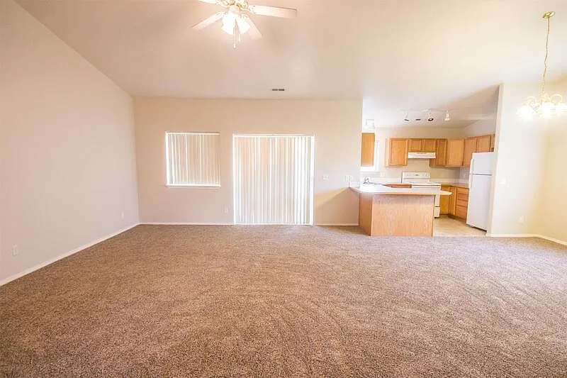 3 bed, 2.0 bath, 1765 sqft, $2,500 — Photo 2