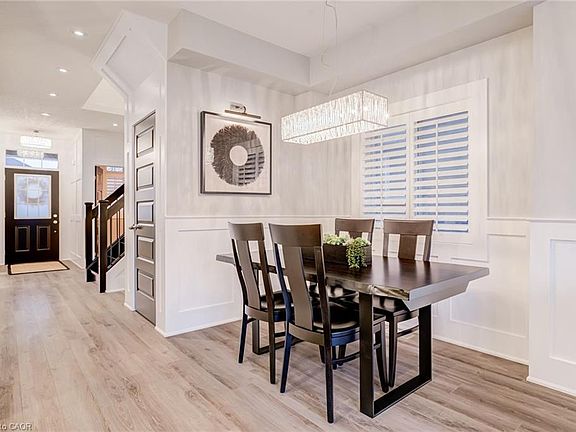 5th image of 239 Cranbrook St