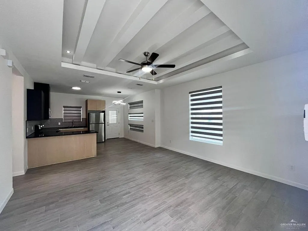 2 bed, 2.0 bath, 905 sqft, $1,200 — Photo 3