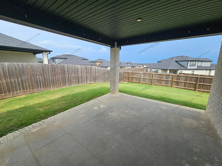 6615 Leightyn Ln — Photo 19