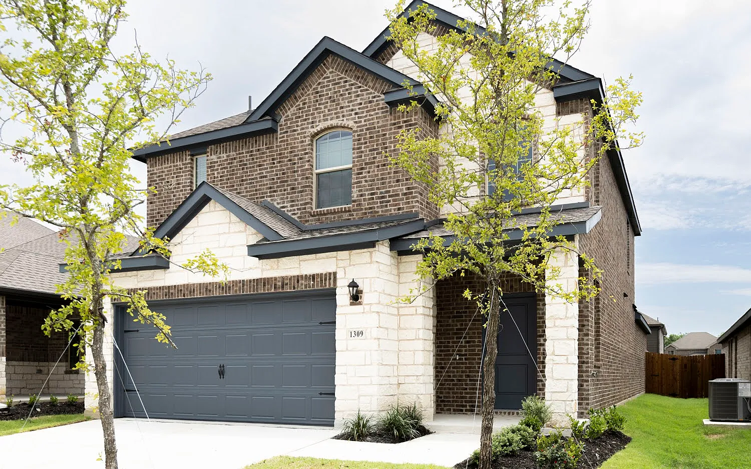 4 bed, 2833 sqft, $3,285 — Photo 1