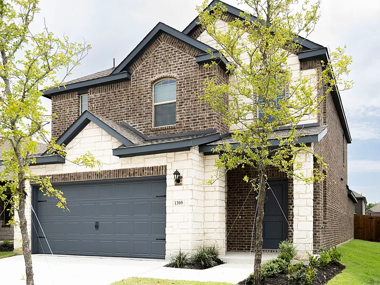 1309 Crookpost Dr — Photo 1
