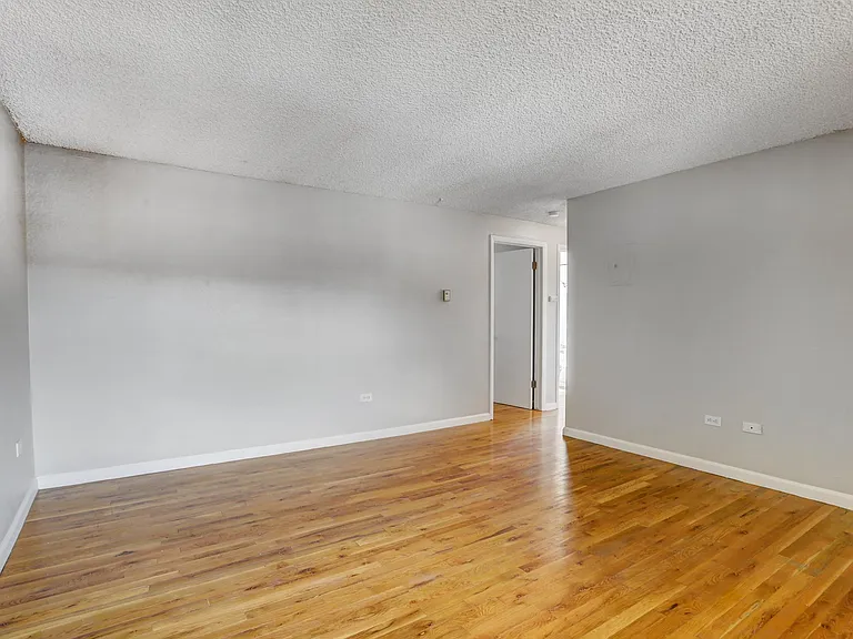 140 S Ogden St — Photo 26