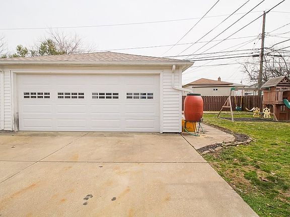 2nd image of 5613 E 139th St