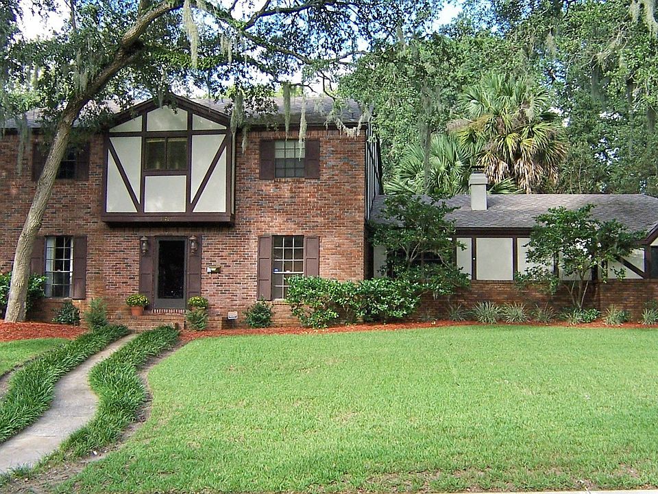 Stately English Tutor