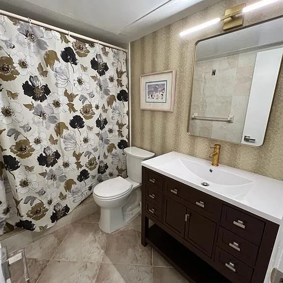 351 NE 19th Pl #206K — Photo 18