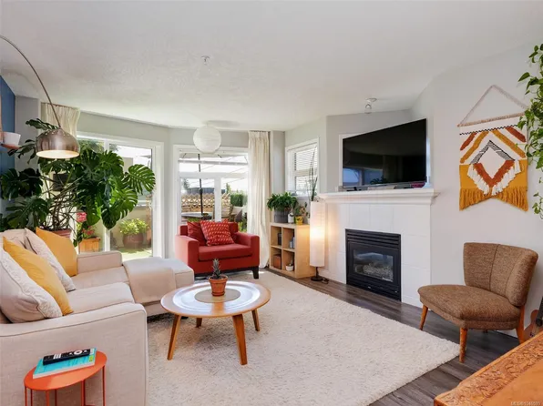 1258 Esquimalt Rd #206, Esquimalt, BC V9A 3P3