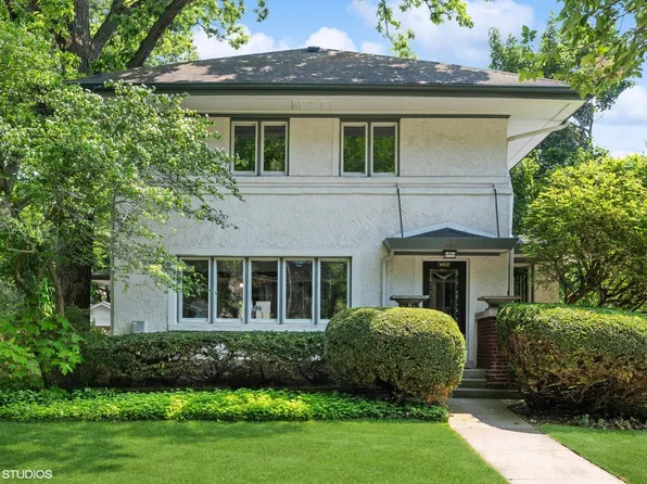 402 Hawthorn Ln, Winnetka, IL 60093