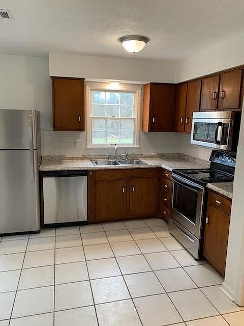 1st image of 3415 Sutherland Dr #A & B