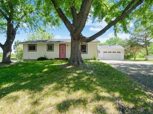 135 Hedman Ln, Monticello, MN 55362