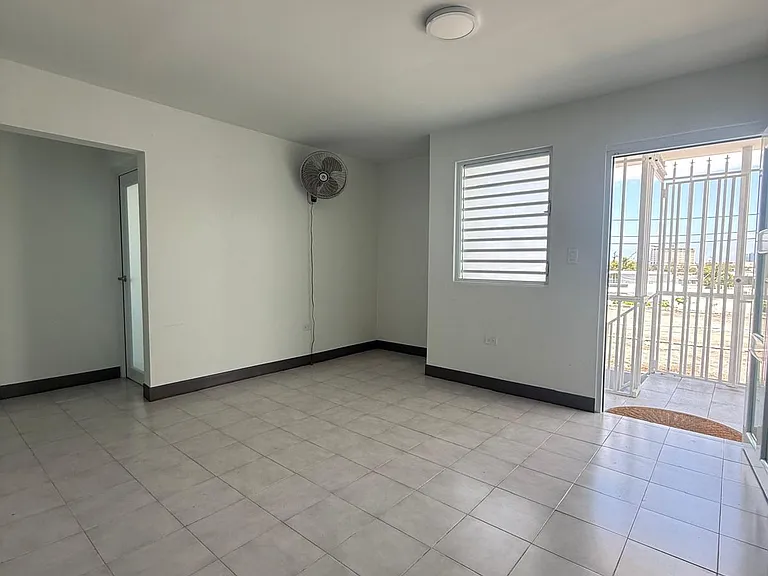 623 Baleare Urb Puerto Nuevo — Photo 8