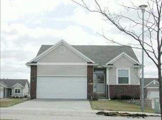 6813 Waterview Dr SW, Cedar Rapids, IA 52404