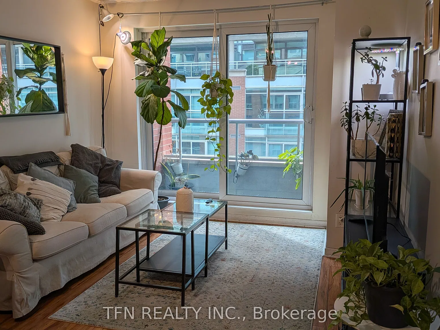 2 bed, $2,590 — Photo 1