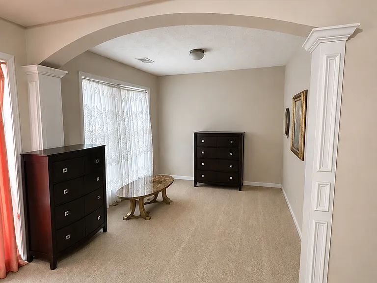 Saint Margrit Cir — Photo 2