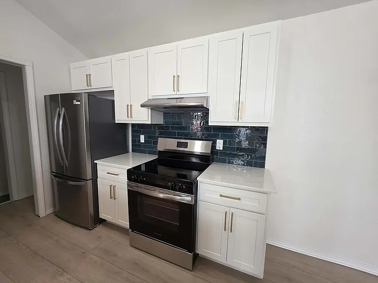2307 N Lincoln Ave — Photo 10
