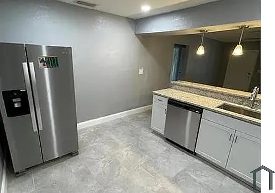 3 bed, $2,800 — Photo 2