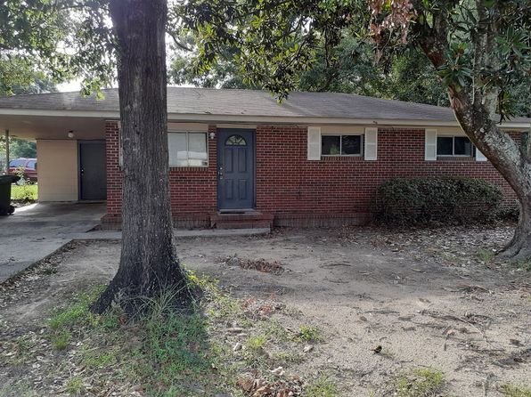 1703 Larry Ave