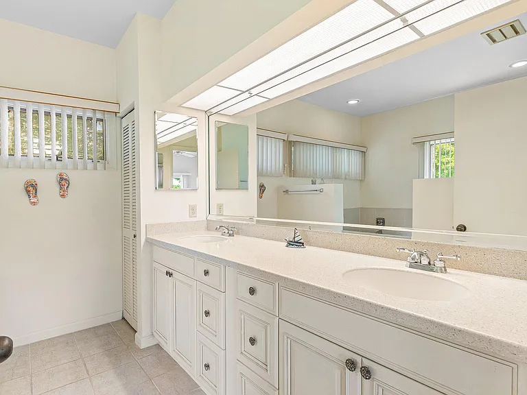 2584 Muirfield Ct — Photo 30