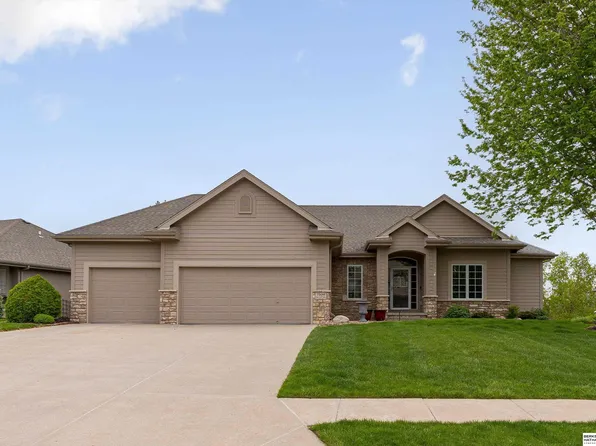 7509 S 170th St, Omaha, NE 68136