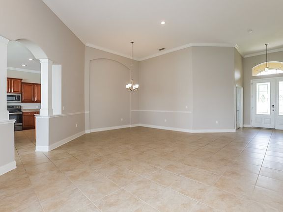 4th image of 5630 Vintage View Ave