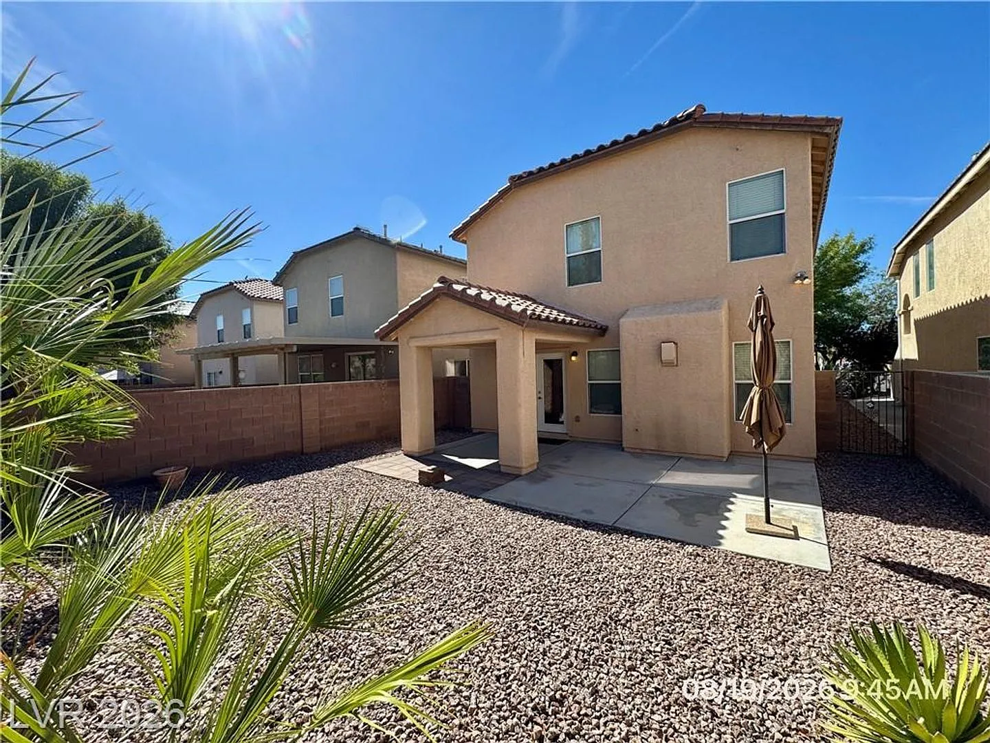 Spacious 4-Bedroom Home with Solar & Private Backyard — Photo 2