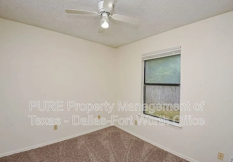 7525 Windhaven Rd — Photo 5