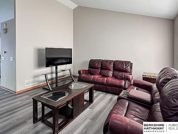 2nd image of 15724 Rosewood St