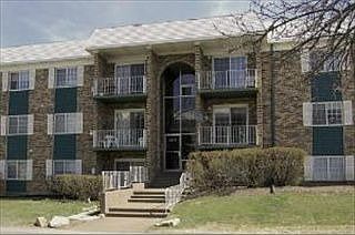 5th image of 1615 N Windsor Dr APT 301
