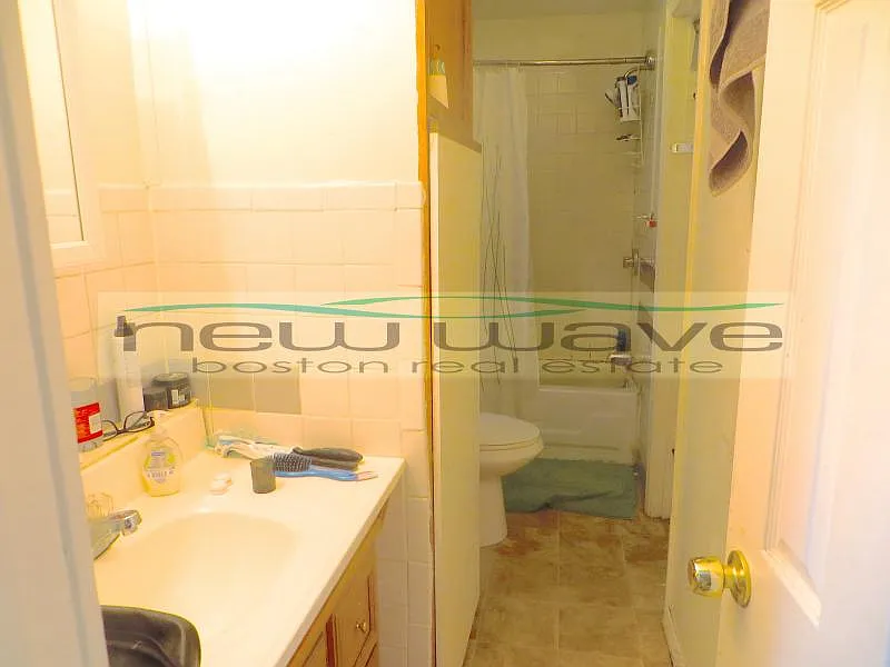 224 Cambridge St — Photo 4