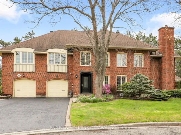 34 Chatsworth Cres, Ottawa, ON K1V 9Z1