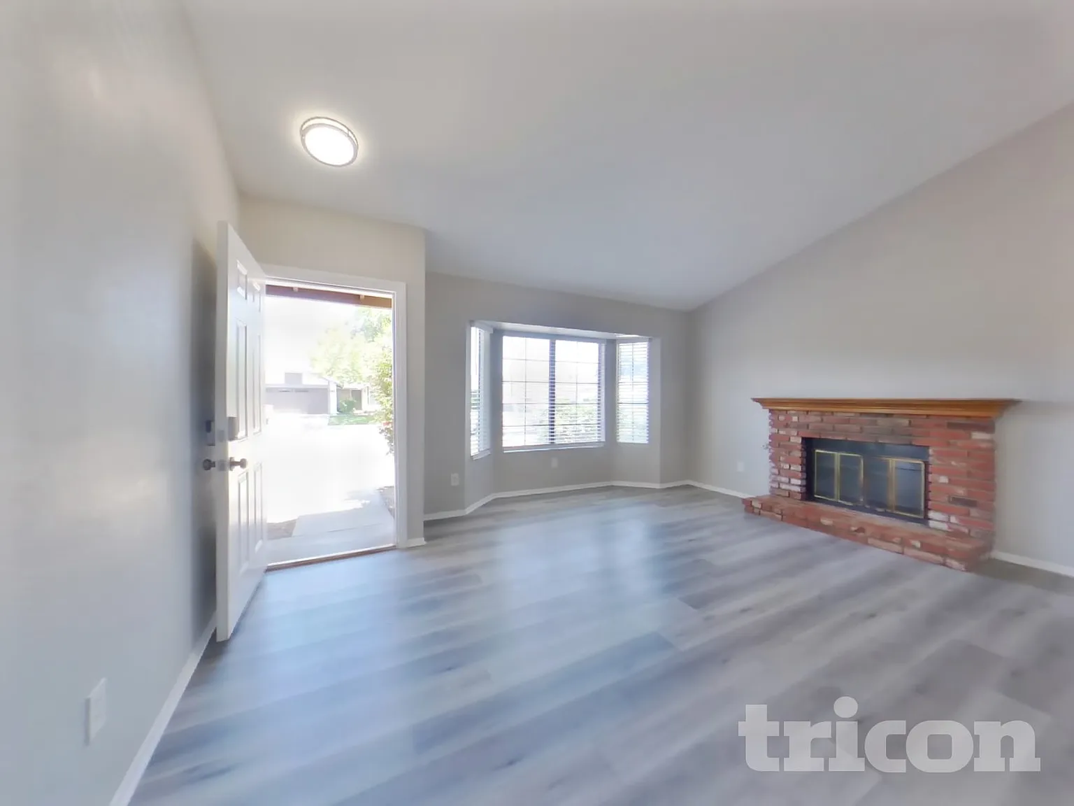 532 E Avenue J9 Lancaster CA — Photo 3