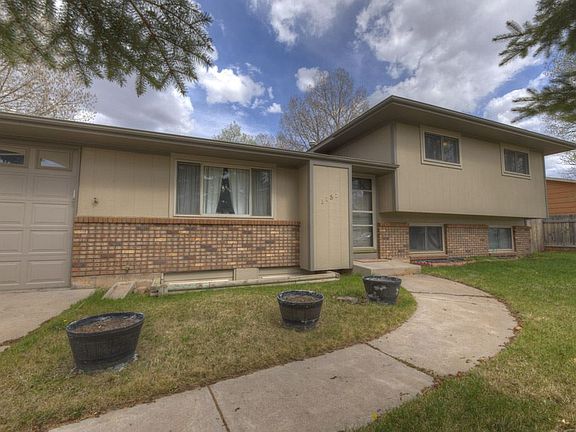 3rd image of 1151 Banock Dr