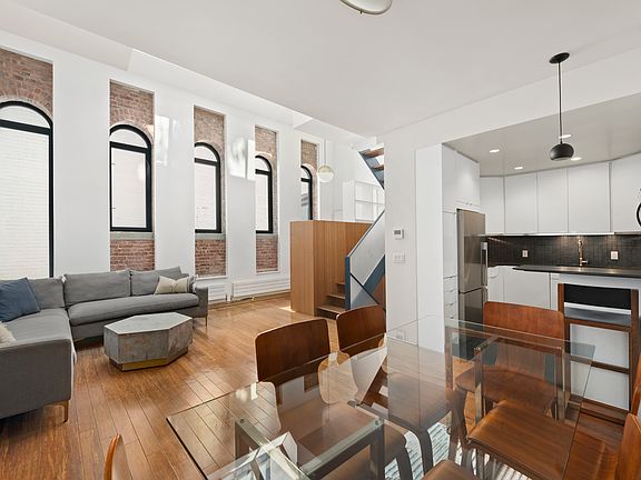 5th image of 196 6th Ave APT 1E