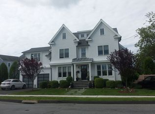 196 Riverside Dr, Fairfield, CT 06824