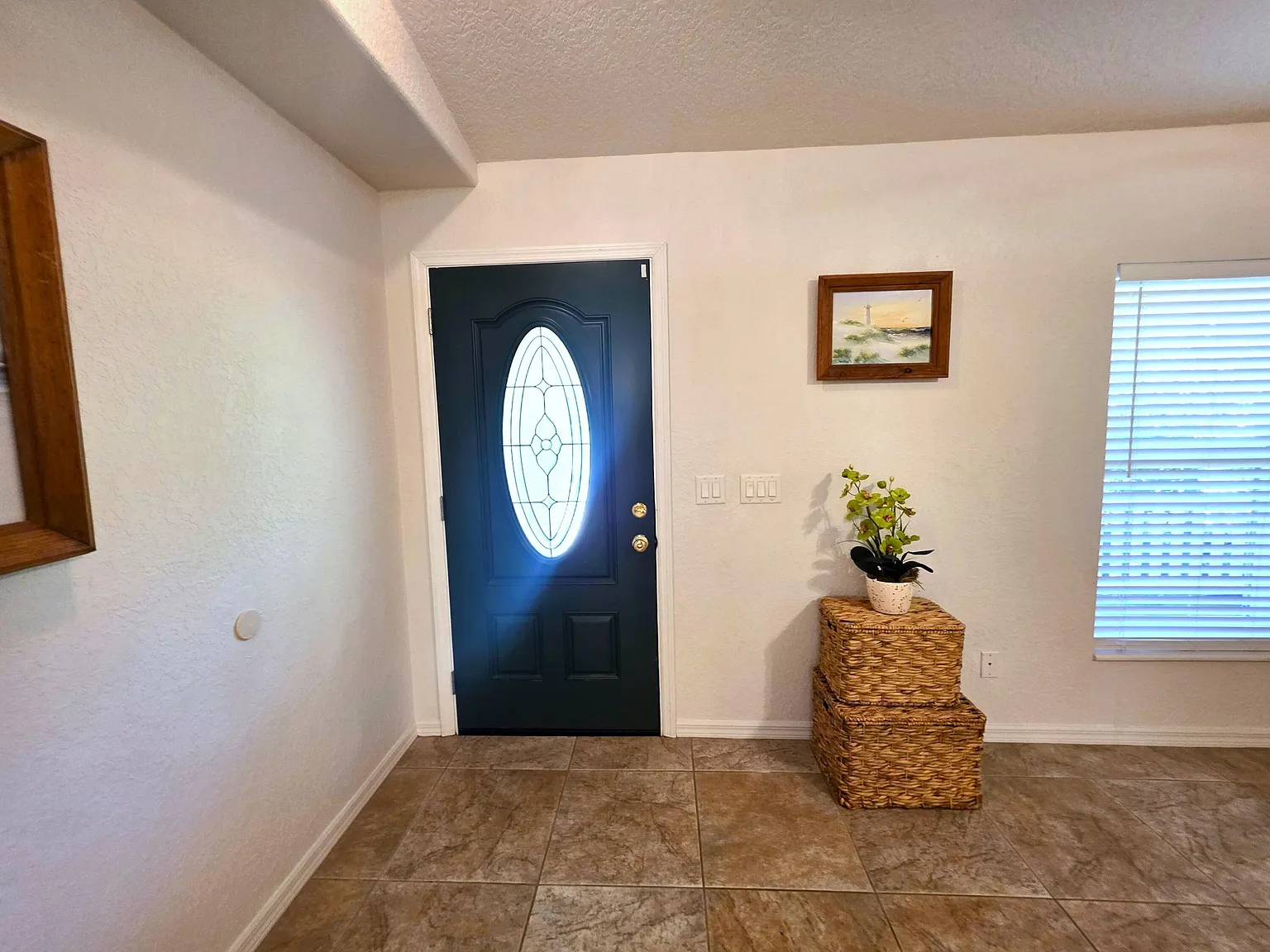 3 bed, 2.0 bath, 1478 sqft, $2,400 — Photo 2