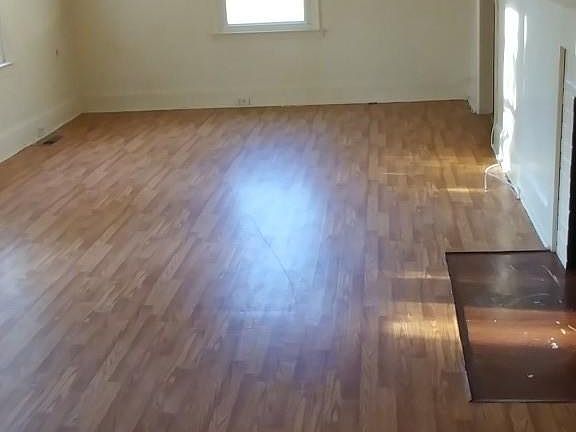 5th image of 2405 Carolina Ave