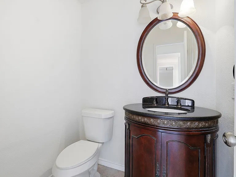13004 Esplanade St — Photo 31