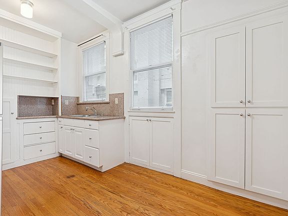 4th image of 537 Hyde St #4
